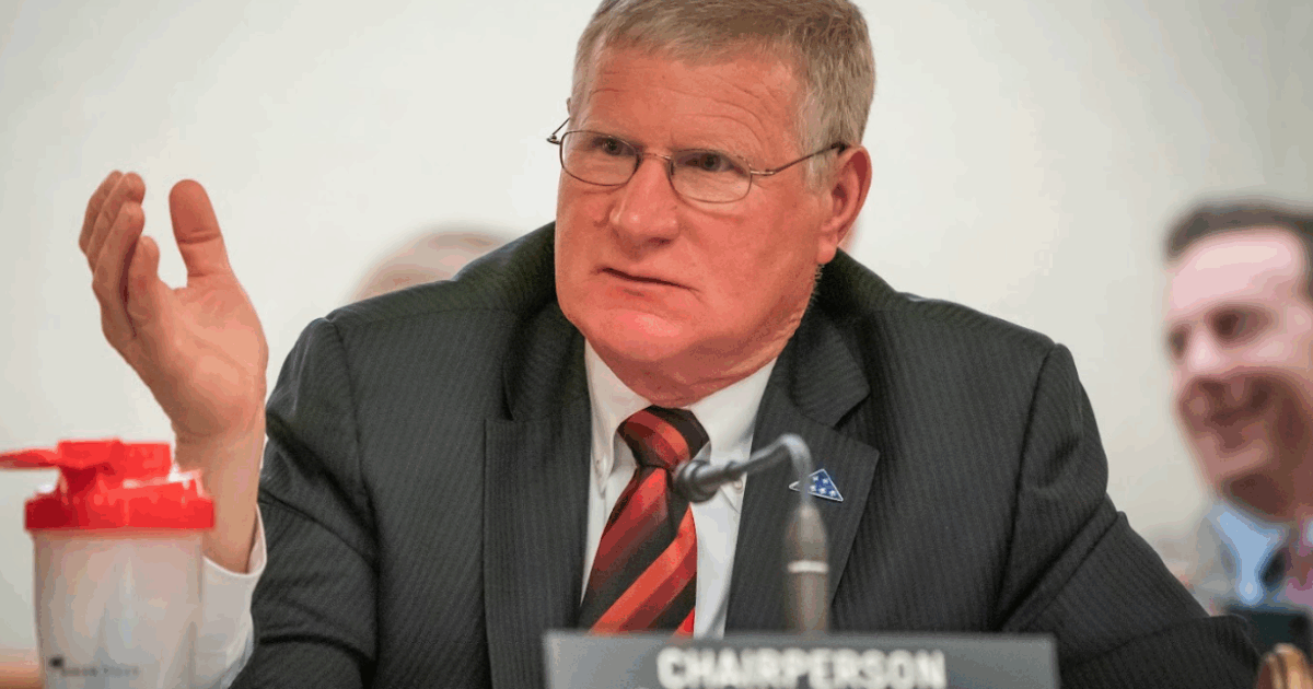 wisconsin republican howard marklein at desk